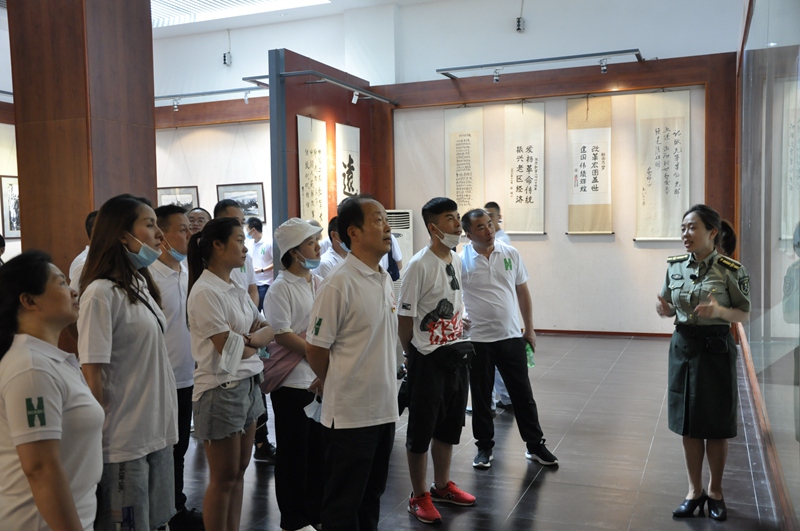 參觀紅軍陳列館_副本 參觀紅軍陳列館_副本